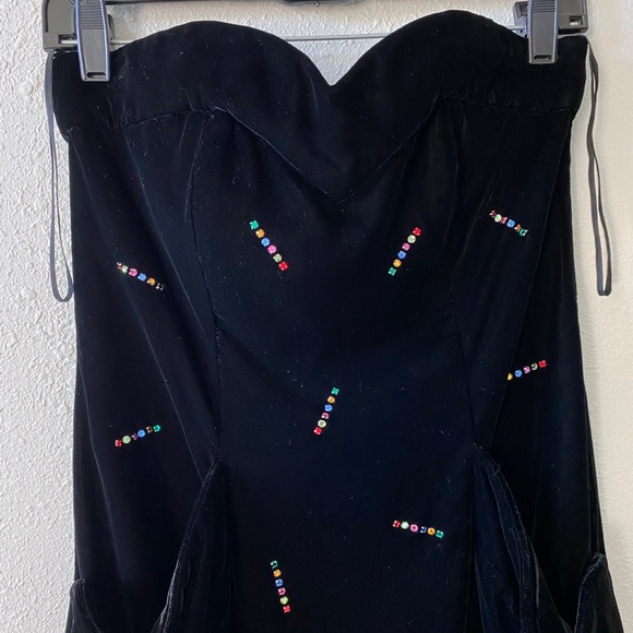 Vintage Black Strapless Sweetheart Velvet Dress